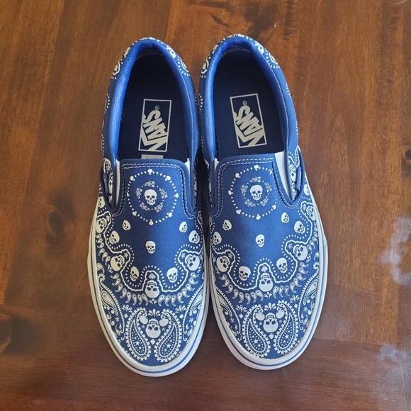 Vans Bandana Skull Slip On - Picture 2 of 5